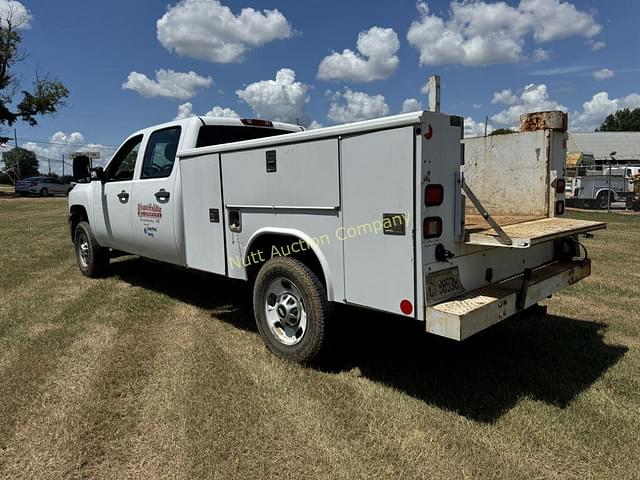 Image of Chevrolet 2500HD equipment image 2