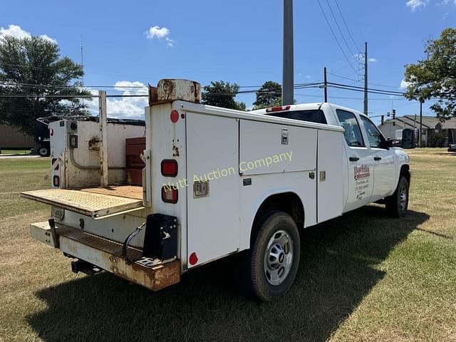 Image of Chevrolet 2500HD equipment image 4