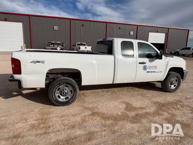 Image of Chevrolet 2500HD equipment image 4