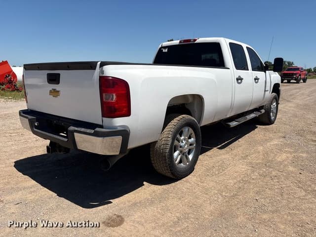 Image of Chevrolet 2500HD equipment image 4