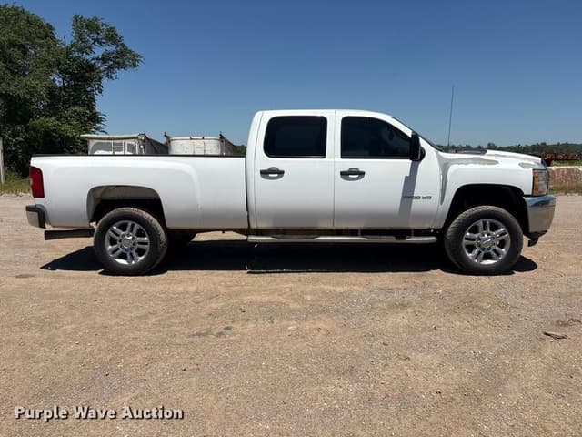 Image of Chevrolet 2500HD equipment image 3