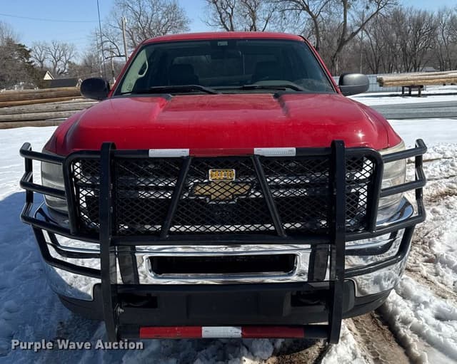 Image of Chevrolet 2500HD equipment image 1
