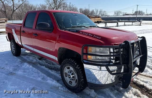 Image of Chevrolet 2500HD equipment image 2