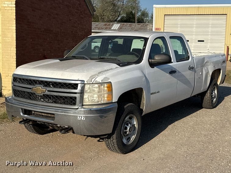 2011 Chevrolet 2500HD Equipment Image0
