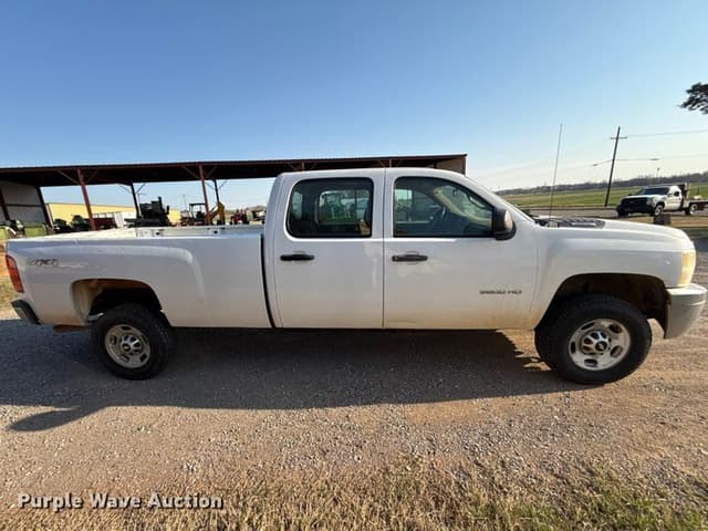 Image of Chevrolet 2500HD equipment image 3