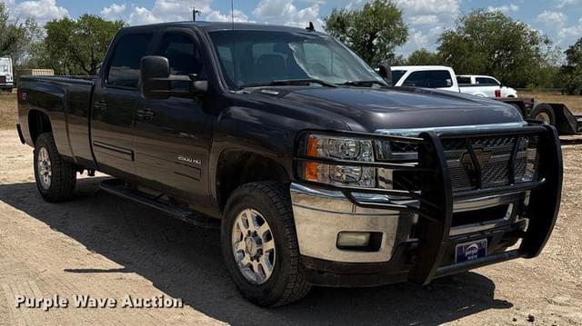 Image of Chevrolet 2500HD equipment image 2