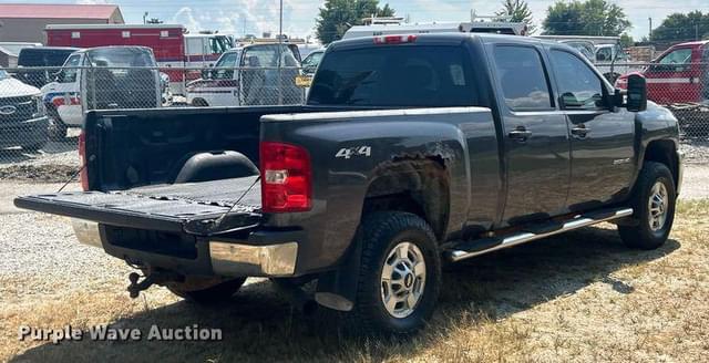 Image of Chevrolet 2500HD equipment image 4