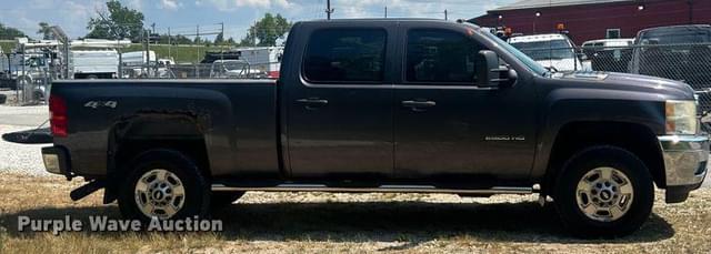Image of Chevrolet 2500HD equipment image 3
