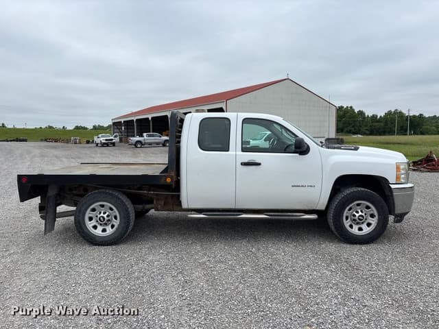 Image of Chevrolet 2500HD equipment image 3
