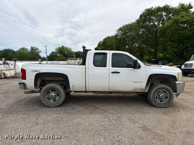 Image of Chevrolet 2500HD equipment image 3