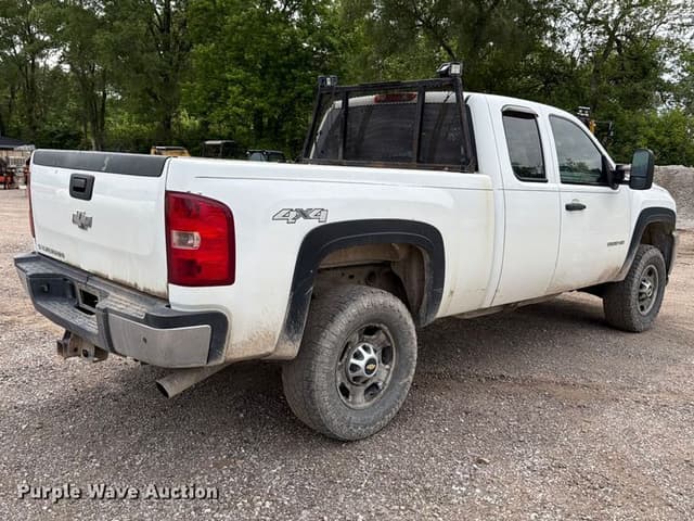 Image of Chevrolet 2500HD equipment image 4