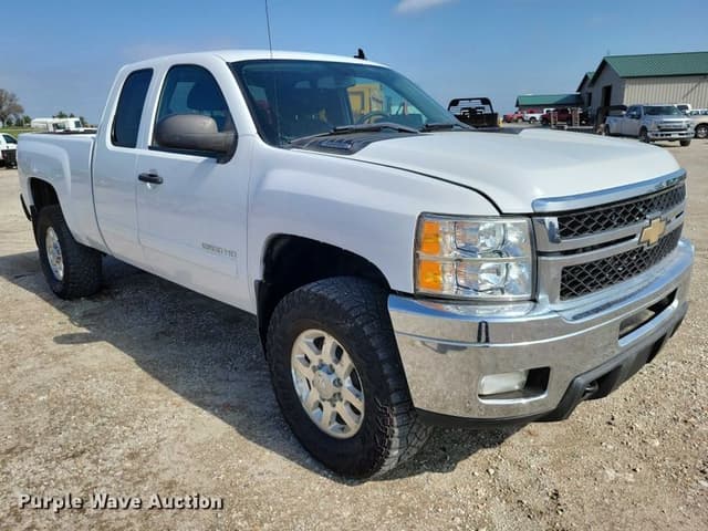 Image of Chevrolet 2500HD equipment image 2