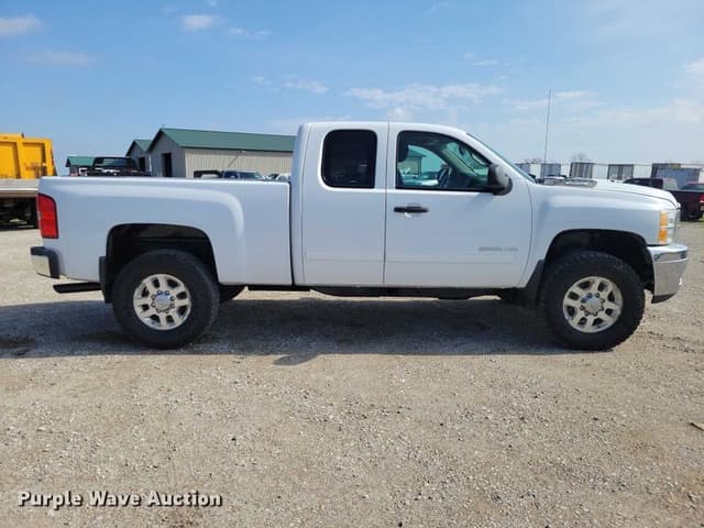 Image of Chevrolet 2500HD equipment image 3