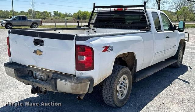 Image of Chevrolet 2500HD equipment image 4
