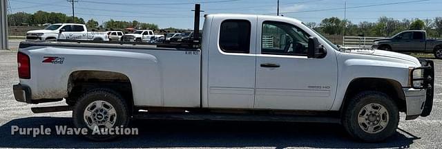 Image of Chevrolet 2500HD equipment image 3