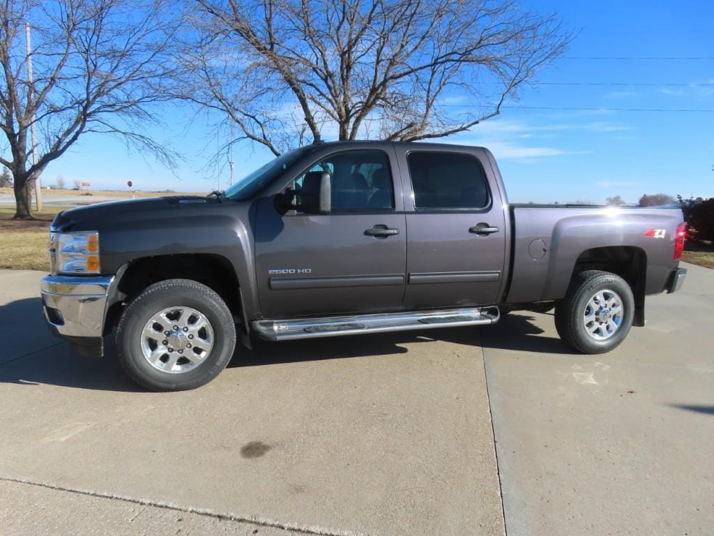 2011 Chevrolet 2500HD Equipment Image0