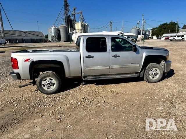 Image of Chevrolet 2500HD equipment image 3