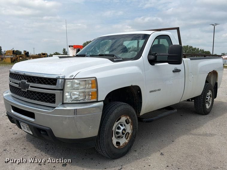 2011 Chevrolet 2500HD Equipment Image0