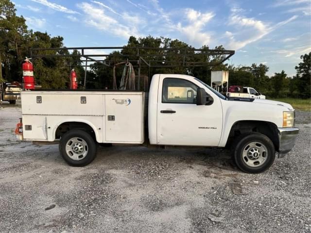 Image of Chevrolet 2500HD equipment image 3
