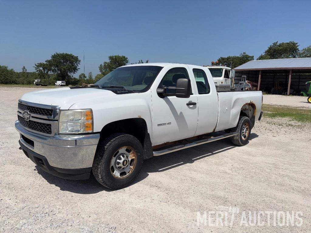 2011 Chevrolet 2500HD Equipment Image0