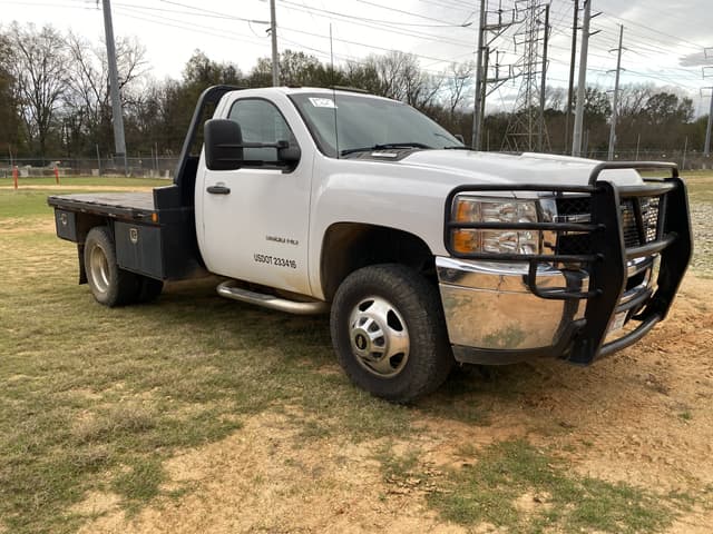 Image of Chevrolet 3500 equipment image 3