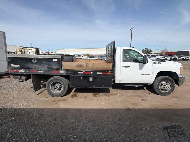 Image of Chevrolet 3500HD equipment image 3