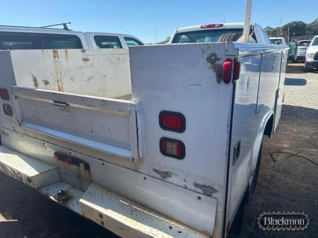 Image of Chevrolet 3500HD equipment image 2