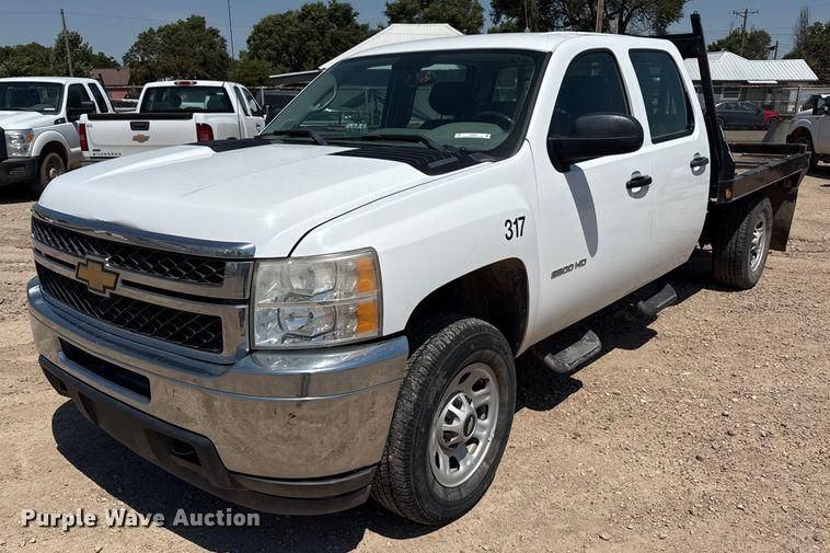 2011 Chevrolet 3500HD Equipment Image0