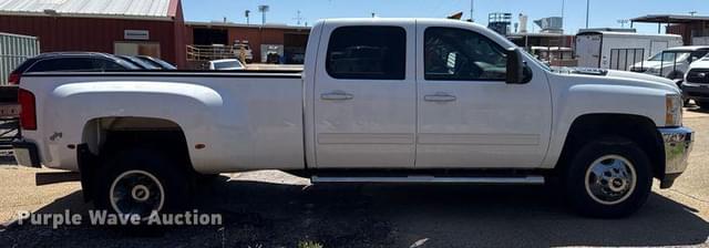 Image of Chevrolet 3500HD equipment image 3