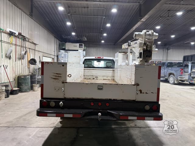 Image of Chevrolet 3500HD equipment image 3