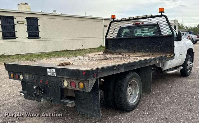 Image of Chevrolet 3500HD equipment image 4