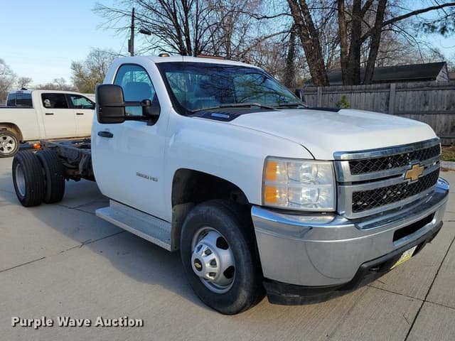 Image of Chevrolet 3500HD equipment image 2