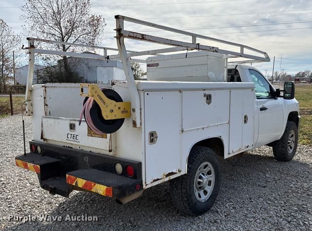 Image of Chevrolet 3500HD equipment image 4