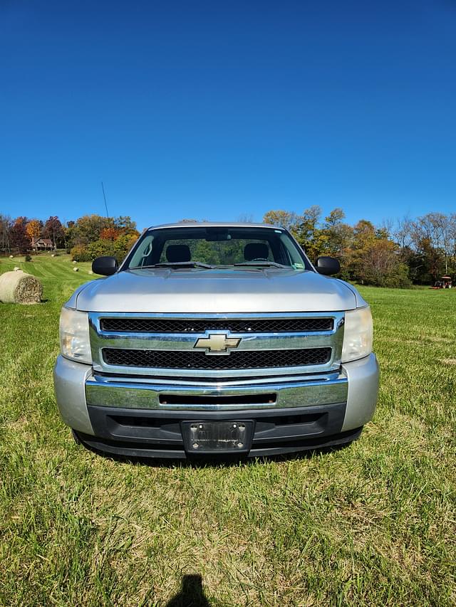 Image of Chevrolet Silverado equipment image 2