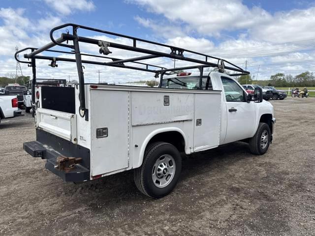 Image of Chevrolet Silverado equipment image 3
