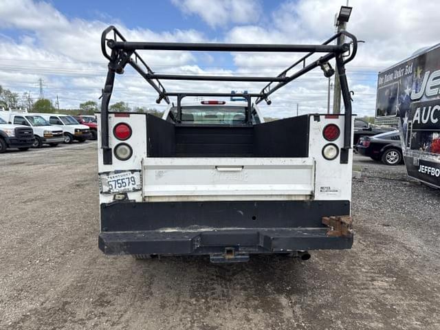 Image of Chevrolet Silverado equipment image 2