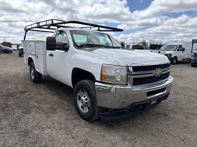 Image of Chevrolet Silverado equipment image 4
