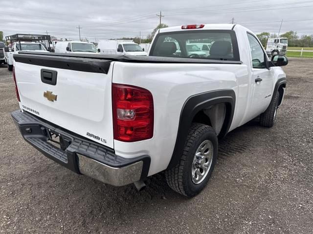 Image of Chevrolet Silverado equipment image 3