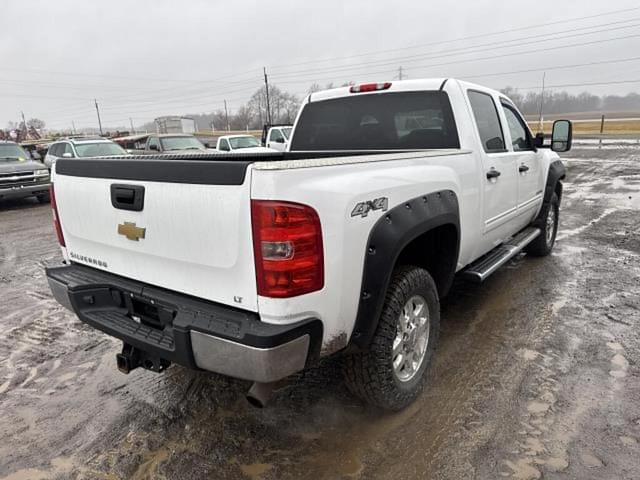 Image of Chevrolet 2500HD equipment image 2