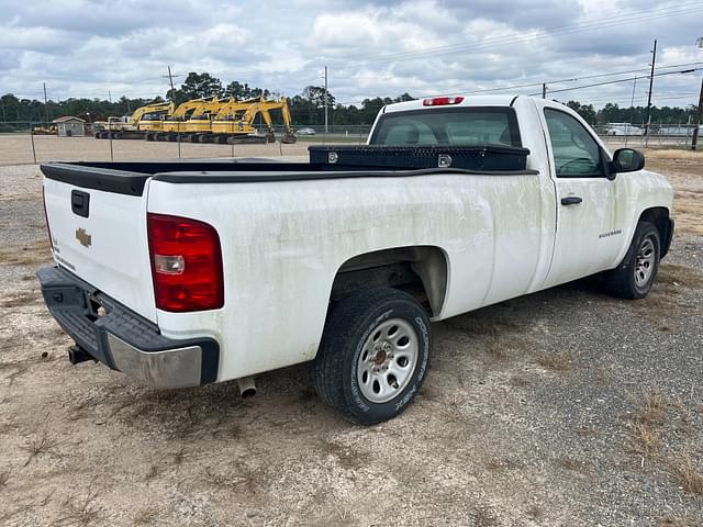 Image of Chevrolet Silverado equipment image 3