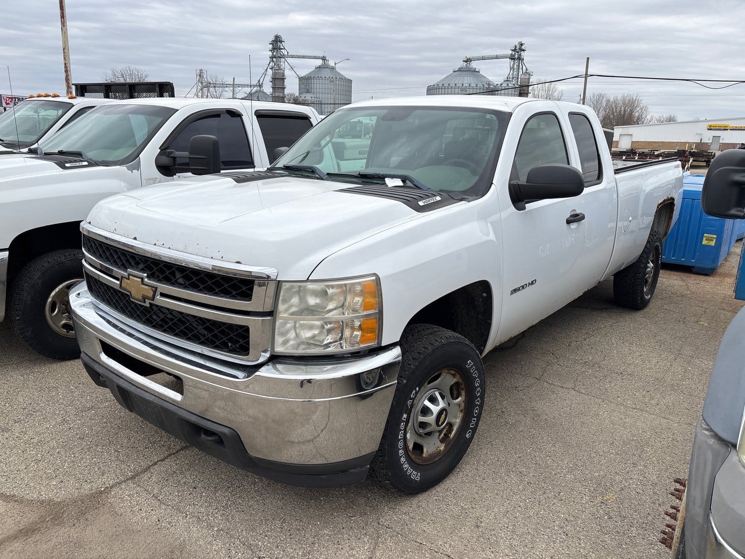 2011 Chevrolet 2500HD Equipment Image0