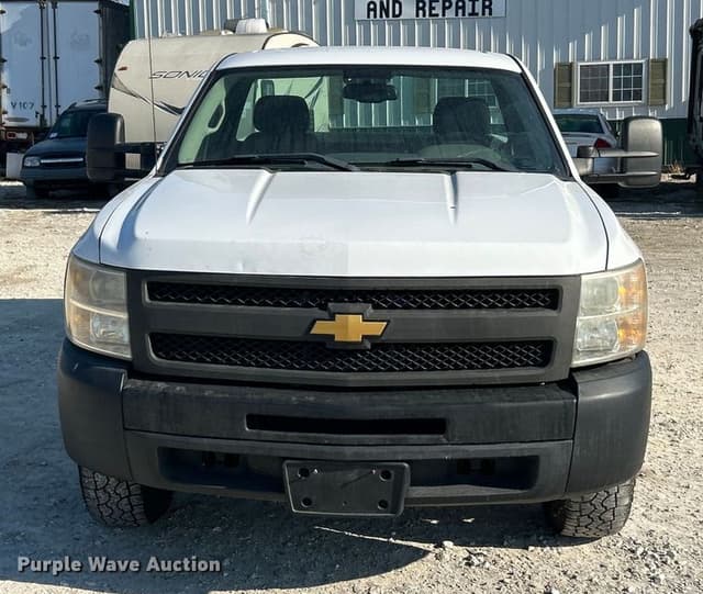 Image of Chevrolet Silverado equipment image 1