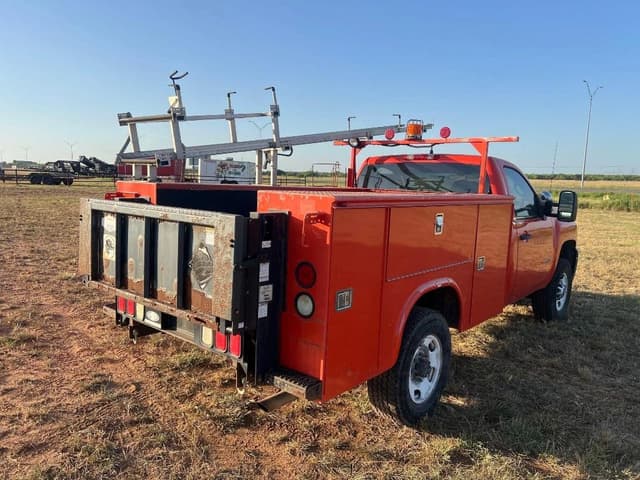 Image of Chevrolet 2500HD equipment image 3