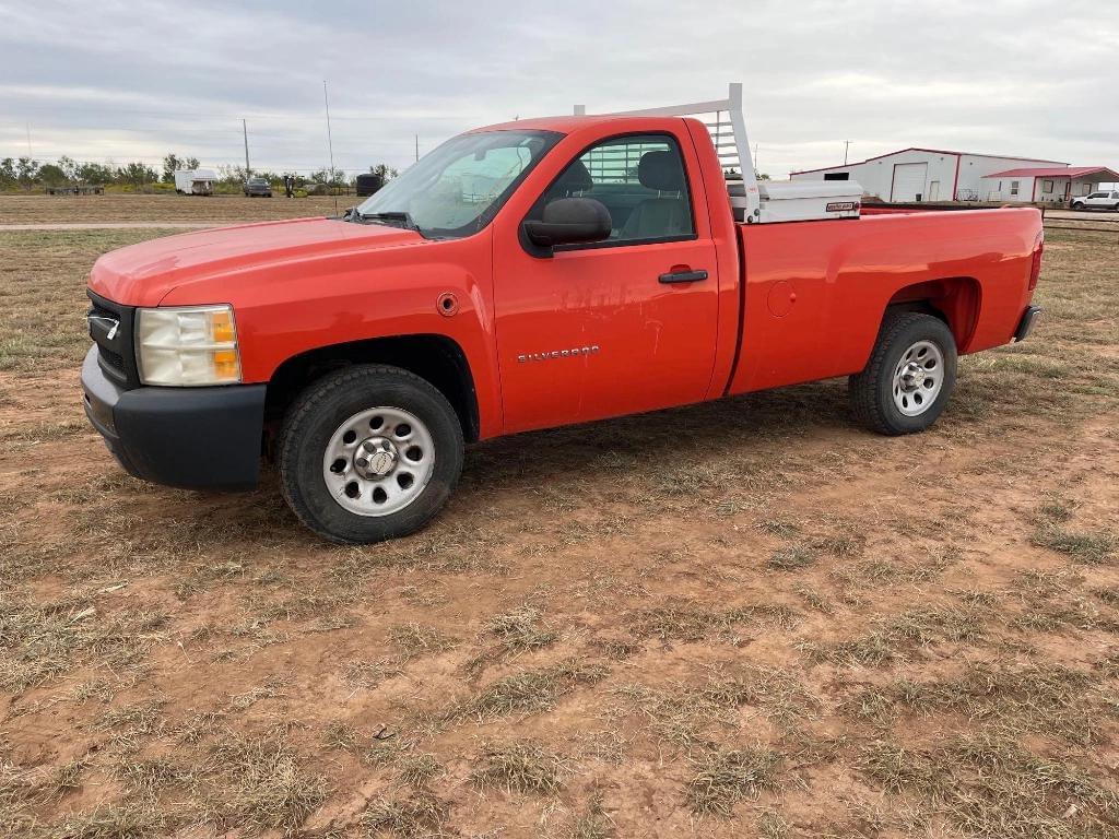 Image of Chevrolet Silverado Primary image