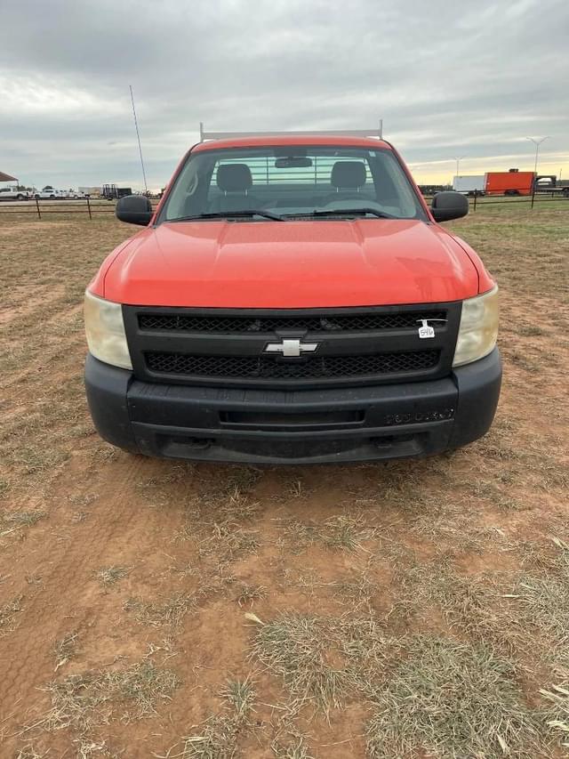 Image of Chevrolet Silverado equipment image 1