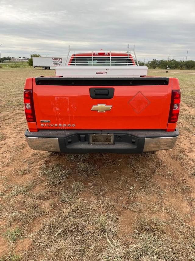 Image of Chevrolet Silverado equipment image 3