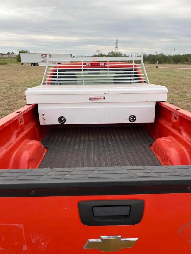Image of Chevrolet Silverado equipment image 4