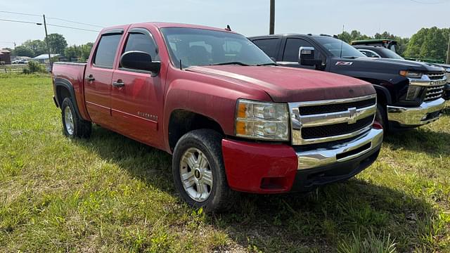 Image of Chevrolet Silverado equipment image 3
