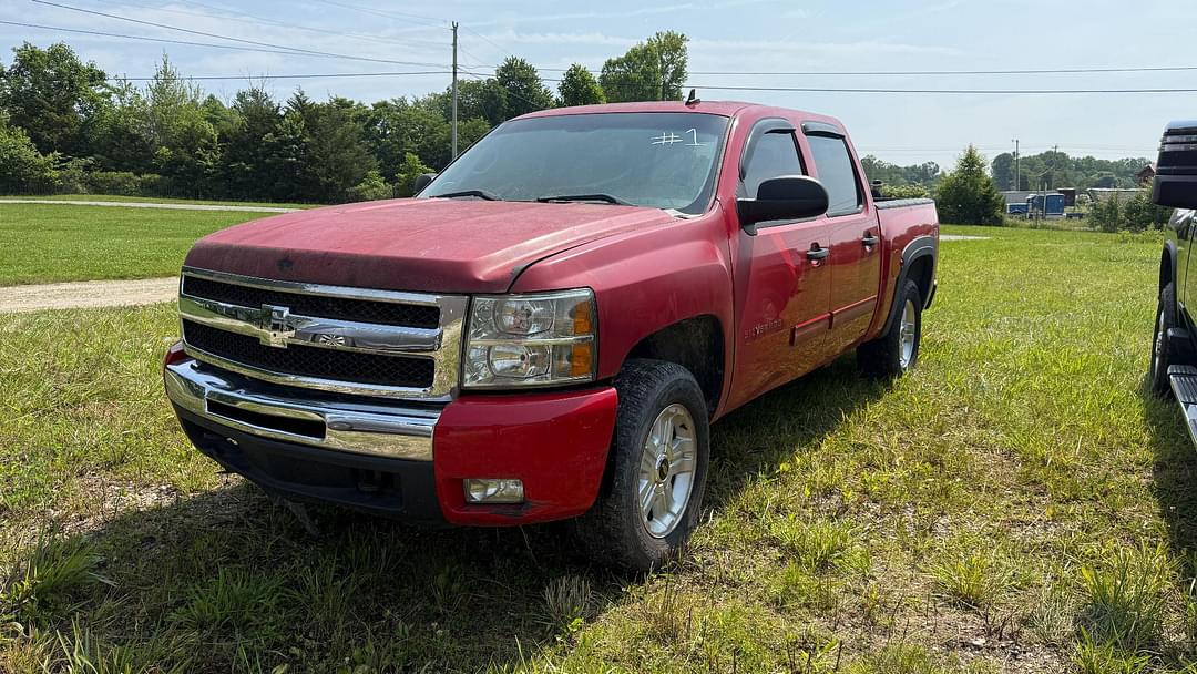 Image of Chevrolet Silverado Primary image