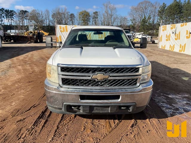 Image of Chevrolet Silverado equipment image 1